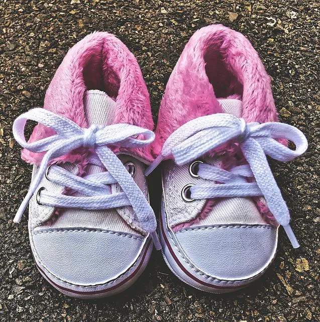 Buty dziecięce – niezbędny element ubioru