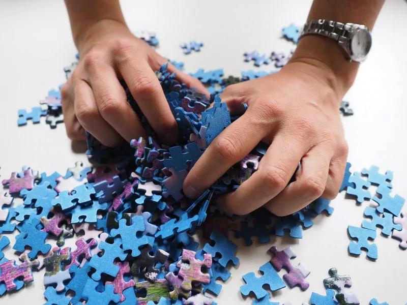Puzzle drewniane i magnetyczne - dlaczego warto je wybierać już dla najmłodszych?